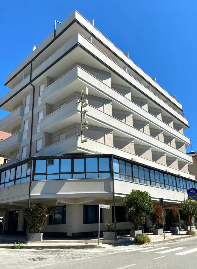 Hotel Riviera Porto San Giorgio Exterior foto